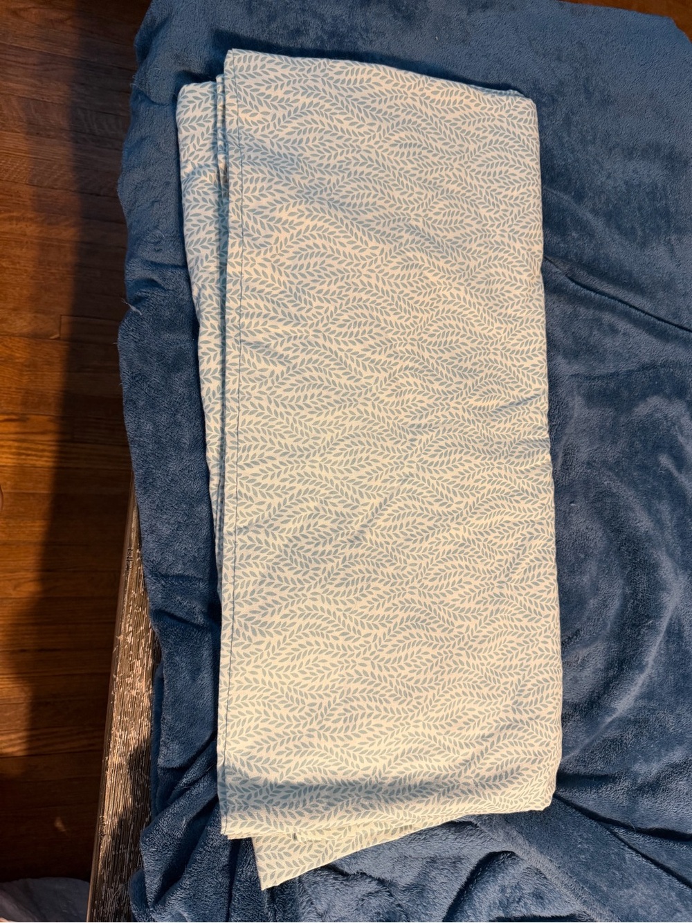 Mainstays Light Blue Leaf-Print Flat Bed Sheet - King